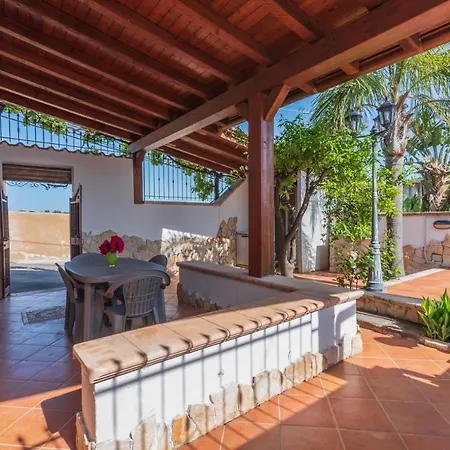 Holiday home Casetta Con Piscina Fra Catania E Siracusa Lentini